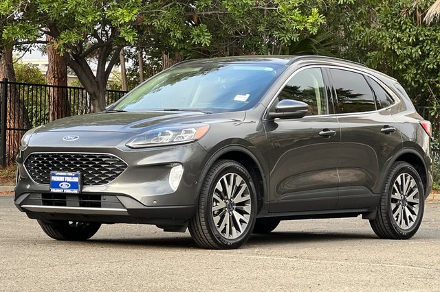 Ford Escape Vehicle Full-screen Gallery Image 07