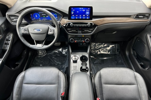 Ford Escape Vehicle Full-screen Gallery Image 14