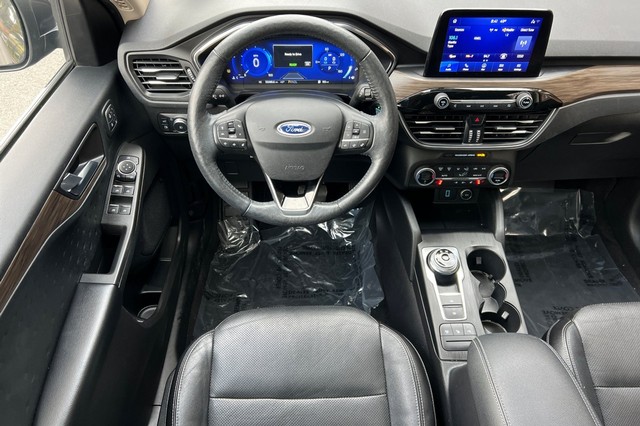 Ford Escape Vehicle Full-screen Gallery Image 15