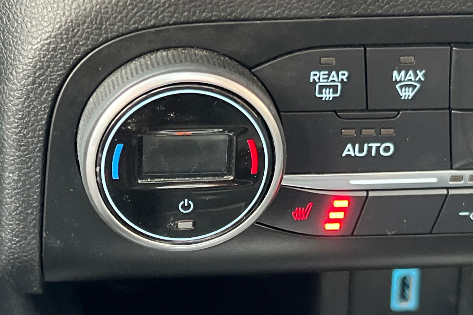 Ford Escape Vehicle Full-screen Gallery Image 27