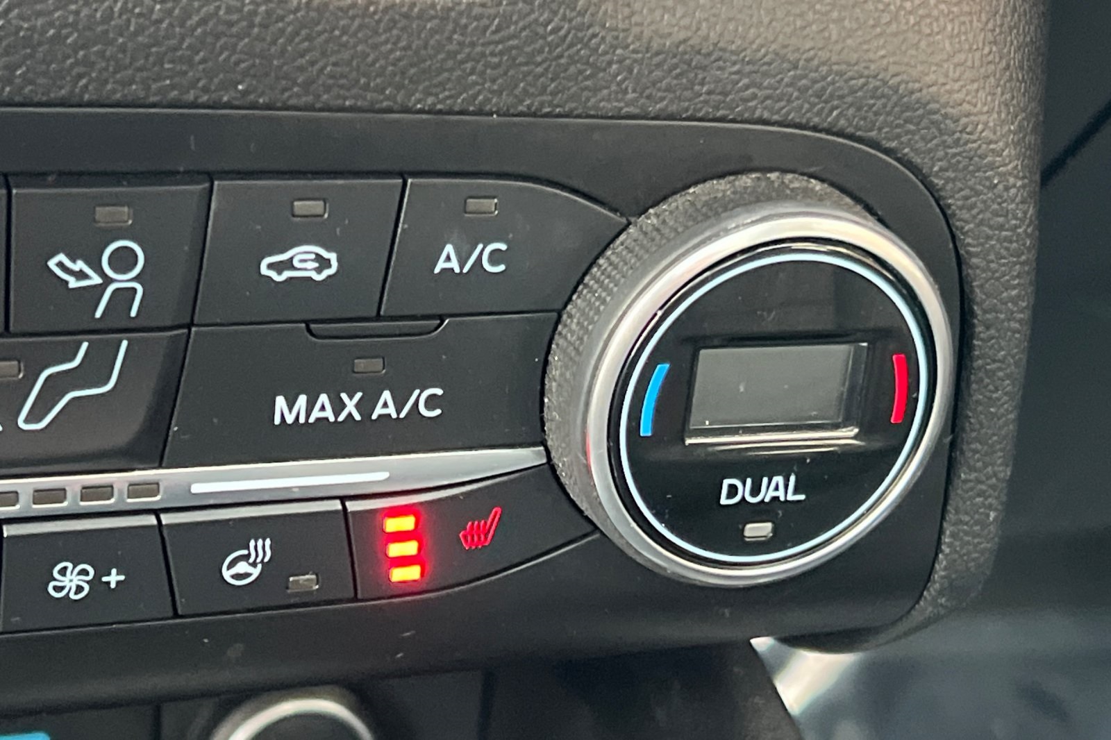 Ford Escape Vehicle Full-screen Gallery Image 28