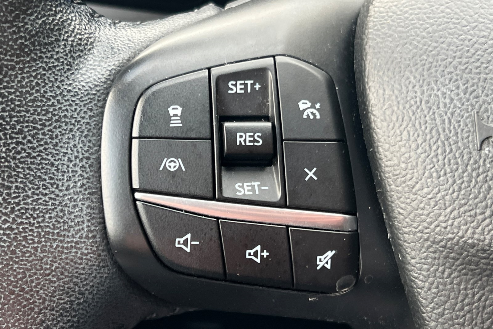 Ford Escape Vehicle Full-screen Gallery Image 34