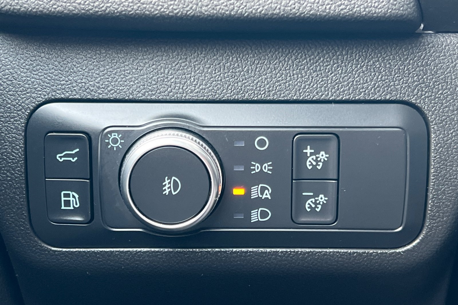 Ford Escape Vehicle Full-screen Gallery Image 40