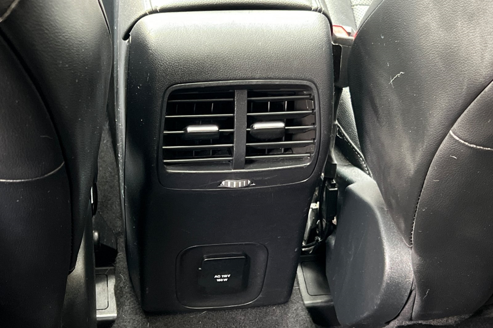 Ford Escape Vehicle Full-screen Gallery Image 41