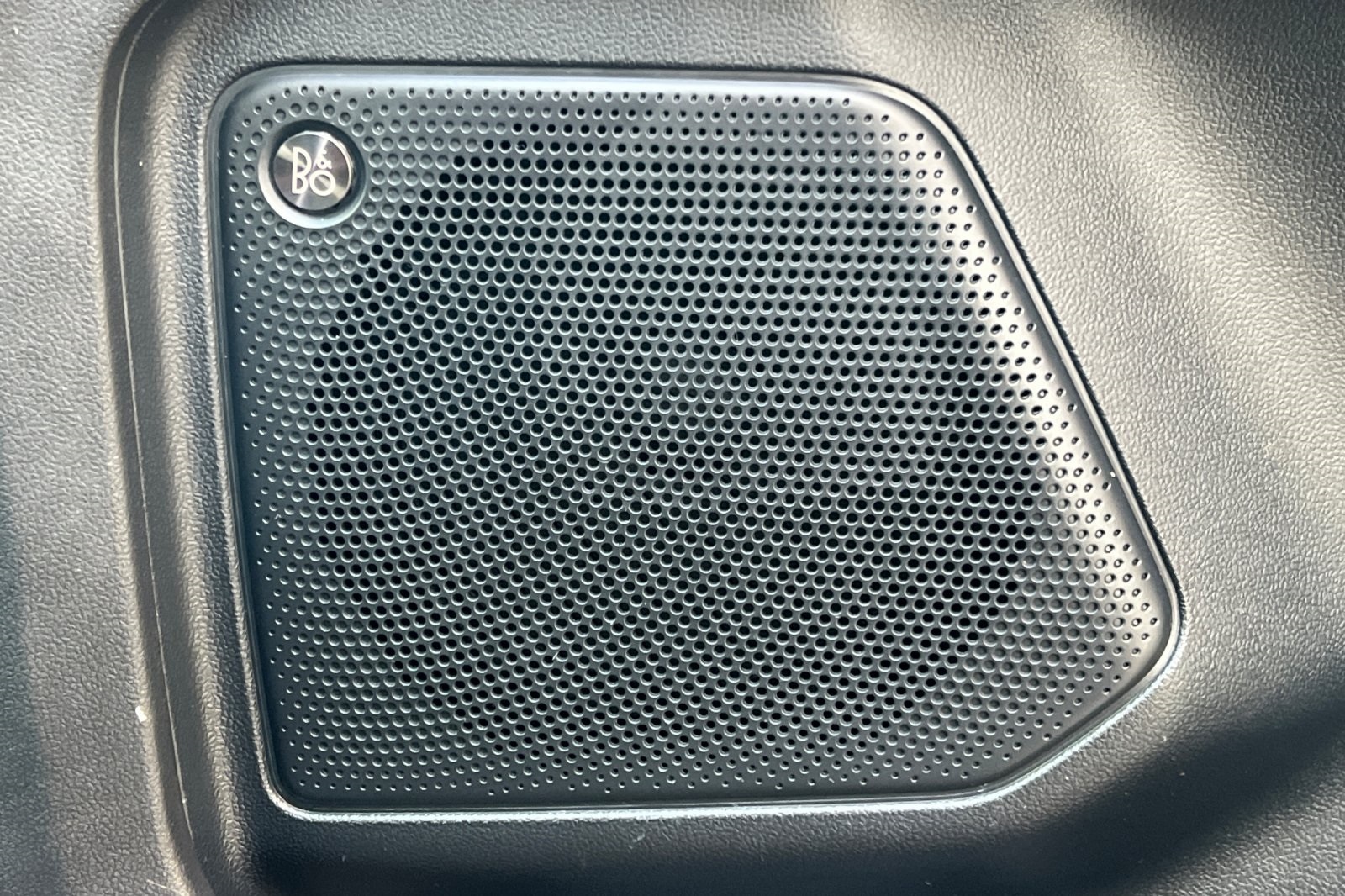 Ford Escape Vehicle Full-screen Gallery Image 42