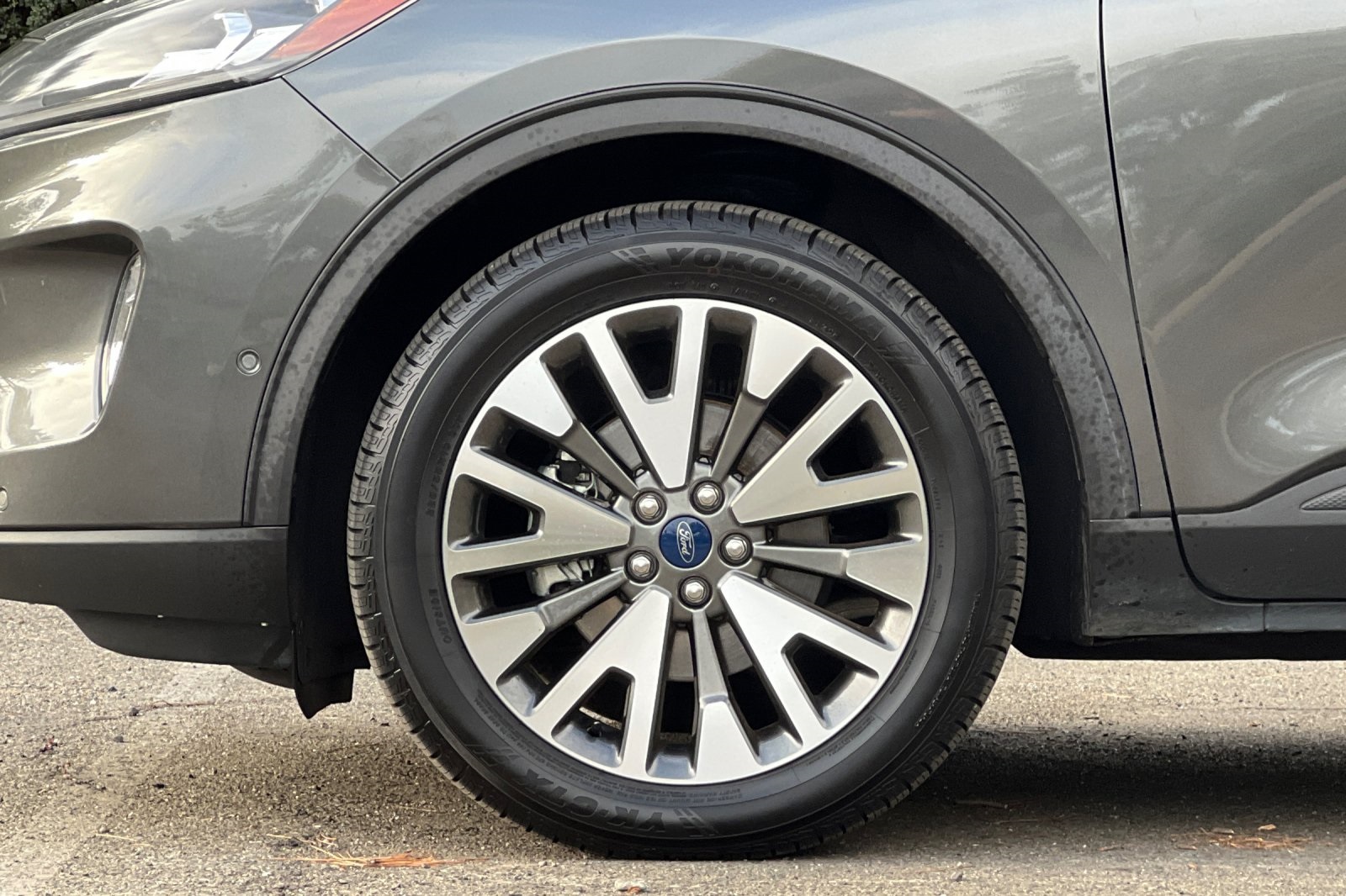 Ford Escape Vehicle Full-screen Gallery Image 45