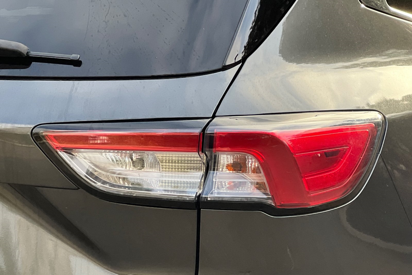 Ford Escape Vehicle Full-screen Gallery Image 50