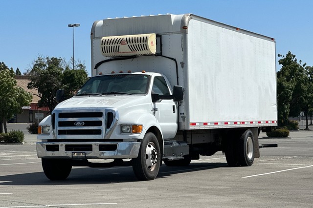 Ford F-650SD Vehicle Full-screen Gallery Image 07