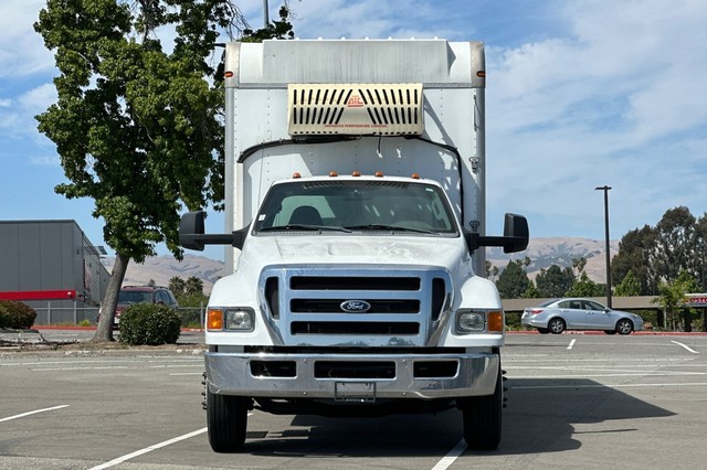 Ford F-650SD Vehicle Full-screen Gallery Image 08