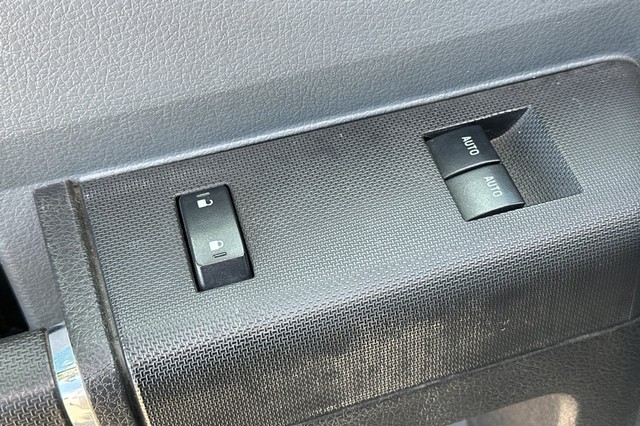 Ford F-650SD Vehicle Full-screen Gallery Image 11