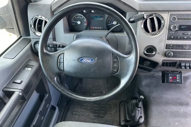 Ford F-650SD Vehicle Full-screen Gallery Image 14