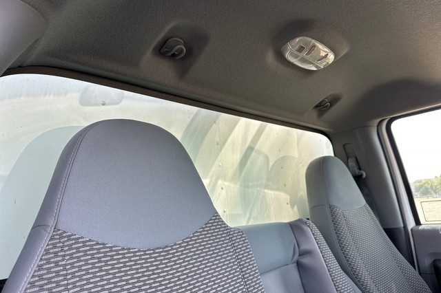 Ford F-650SD Vehicle Full-screen Gallery Image 16