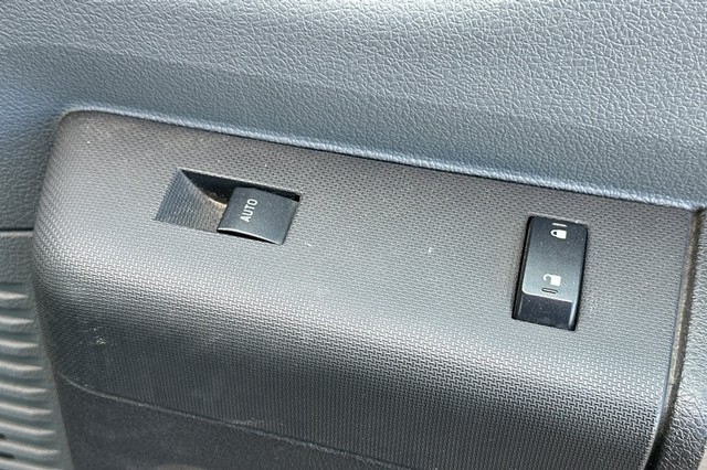 Ford F-650SD Vehicle Full-screen Gallery Image 18