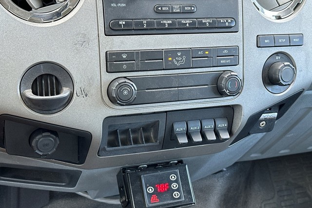 Ford F-650SD Vehicle Full-screen Gallery Image 26