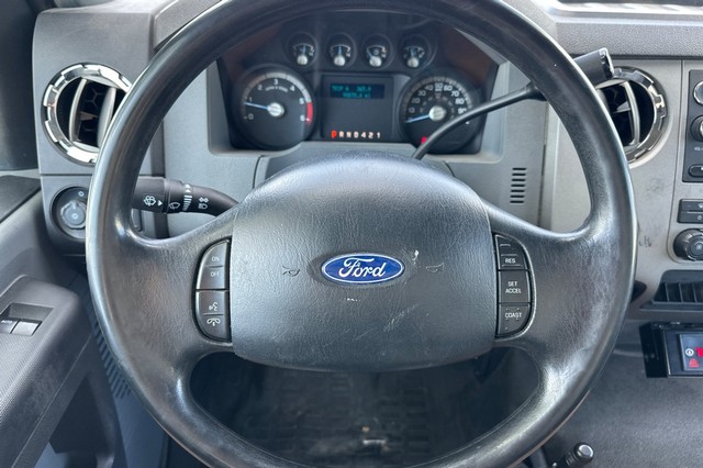 Ford F-650SD Vehicle Full-screen Gallery Image 29