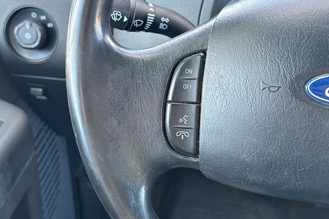 Ford F-650SD Vehicle Full-screen Gallery Image 30