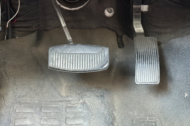 Ford F-650SD Vehicle Full-screen Gallery Image 36