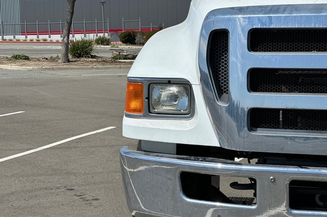 Ford F-650SD Vehicle Full-screen Gallery Image 38