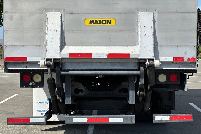 Ford F-650SD Vehicle Full-screen Gallery Image 41