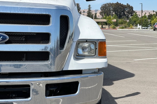 Ford F-650SD Vehicle Full-screen Gallery Image 44