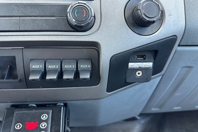 Ford F-650SD Vehicle Full-screen Gallery Image 47