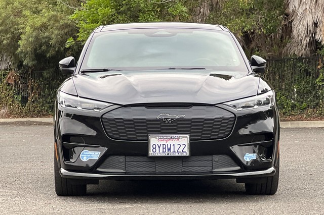Ford Mustang Mach-E Vehicle Full-screen Gallery Image 09