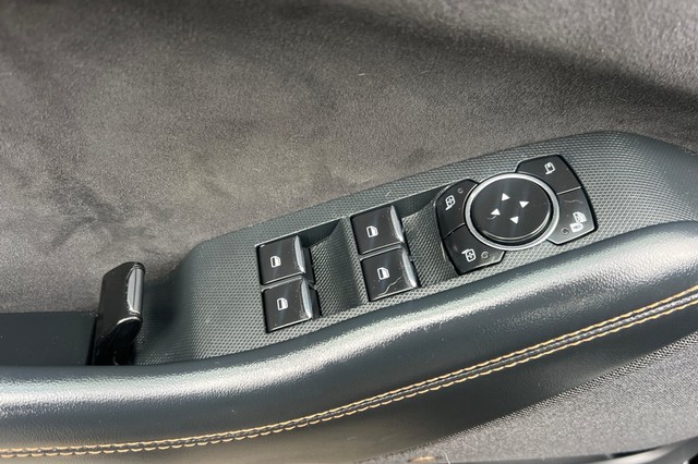 Ford Mustang Mach-E Vehicle Full-screen Gallery Image 11