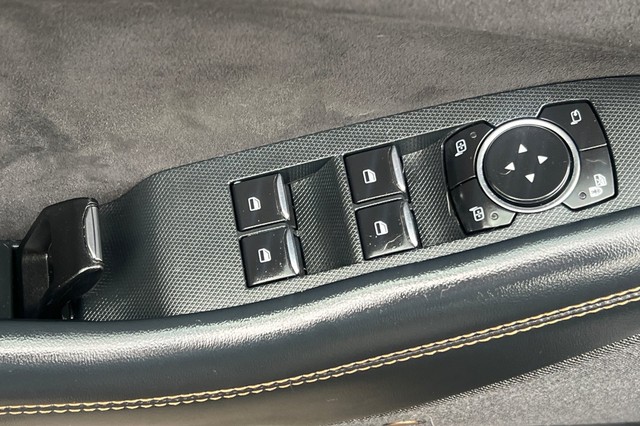 Ford Mustang Mach-E Vehicle Full-screen Gallery Image 12