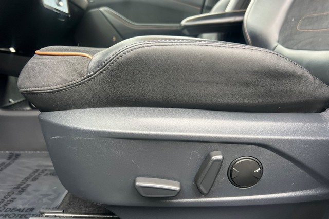 Ford Mustang Mach-E Vehicle Full-screen Gallery Image 13