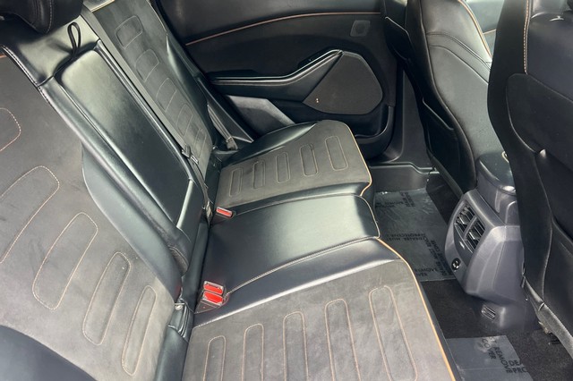 Ford Mustang Mach-E Vehicle Full-screen Gallery Image 18