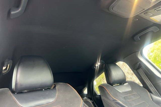 Ford Mustang Mach-E Vehicle Full-screen Gallery Image 20