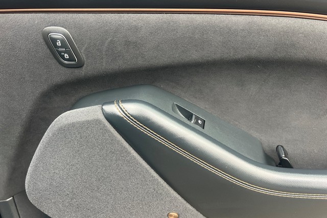 Ford Mustang Mach-E Vehicle Full-screen Gallery Image 21