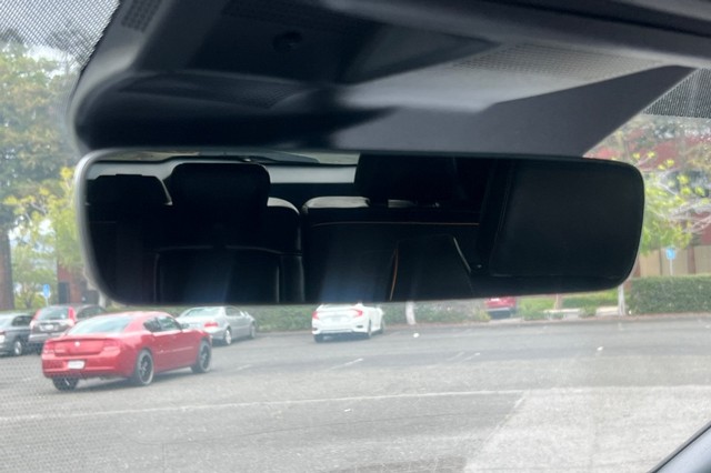 Ford Mustang Mach-E Vehicle Full-screen Gallery Image 25