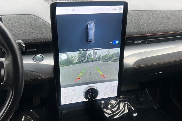 Ford Mustang Mach-E Vehicle Full-screen Gallery Image 27