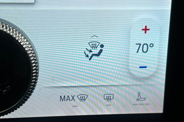 Ford Mustang Mach-E Vehicle Full-screen Gallery Image 30