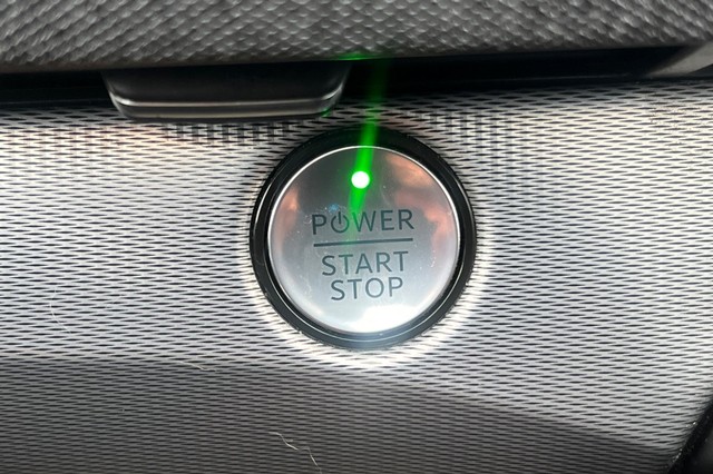 Ford Mustang Mach-E Vehicle Full-screen Gallery Image 34