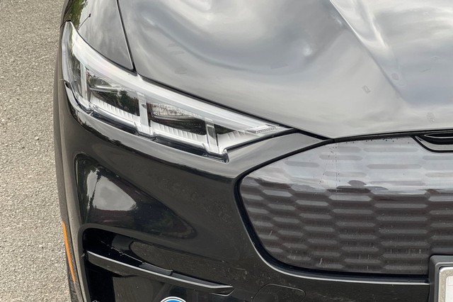 Ford Mustang Mach-E Vehicle Full-screen Gallery Image 48