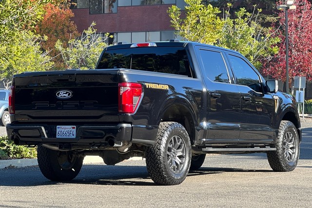 Ford F-150 Vehicle Full-screen Gallery Image 03