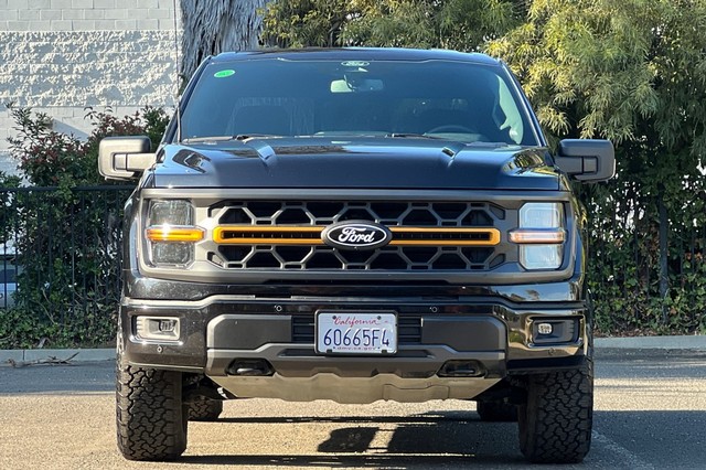 Ford F-150 Vehicle Full-screen Gallery Image 08