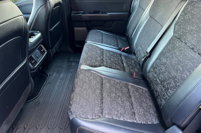 Ford F-150 Vehicle Full-screen Gallery Image 13