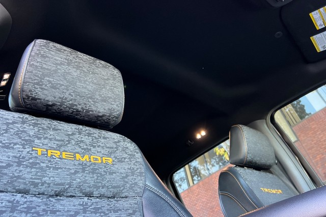 Ford F-150 Vehicle Full-screen Gallery Image 18