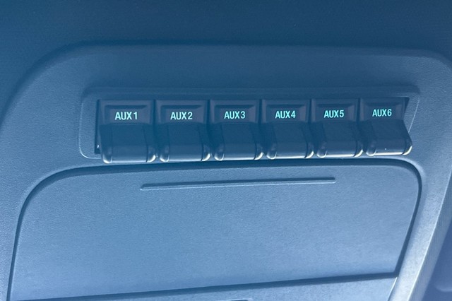 Ford F-150 Vehicle Full-screen Gallery Image 22