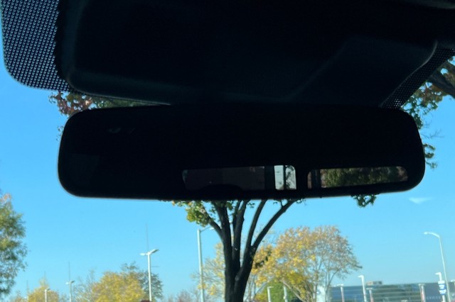 Ford F-150 Vehicle Full-screen Gallery Image 23