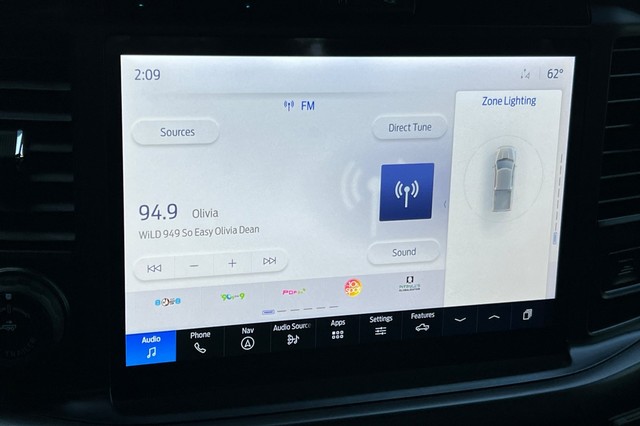 Ford F-150 Vehicle Full-screen Gallery Image 24