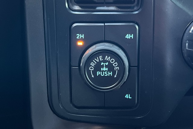 Ford F-150 Vehicle Full-screen Gallery Image 30