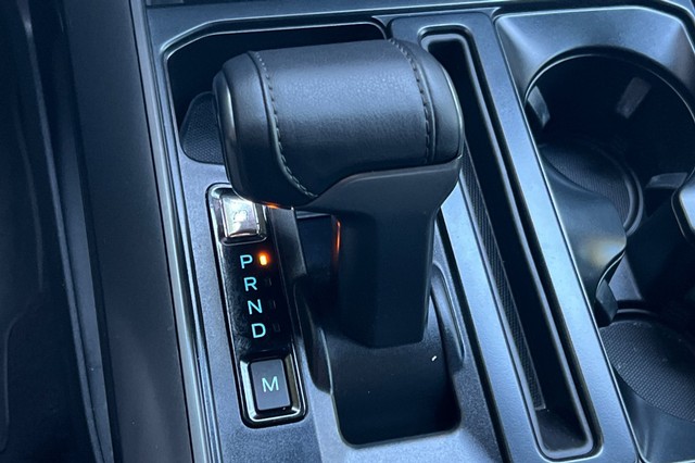 Ford F-150 Vehicle Full-screen Gallery Image 32