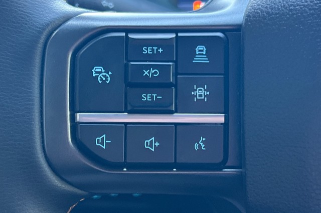 Ford F-150 Vehicle Full-screen Gallery Image 35