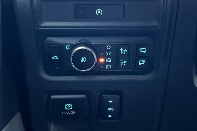 Ford F-150 Vehicle Full-screen Gallery Image 40