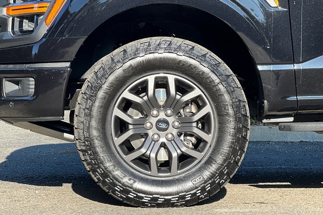 Ford F-150 Vehicle Full-screen Gallery Image 45