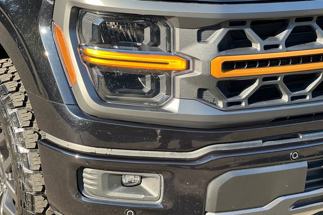 Ford F-150 Vehicle Full-screen Gallery Image 46